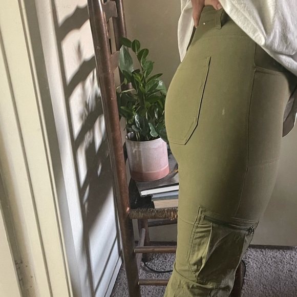 Women’s Patagonia Tribune Green Hiking Pants - Picture 3 of 12